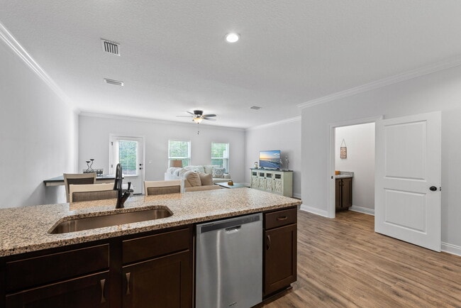 1712 Sound Haven Ct in Navarre, FL - Building Photo - Building Photo