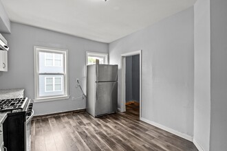 26 Alpine St, Unit 2 in Boston, MA - Building Photo - Building Photo