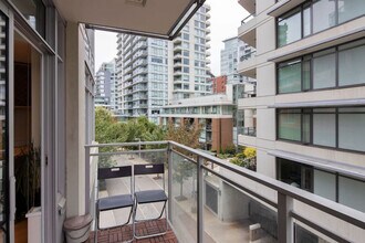161 E 1st Ave in Vancouver, BC - Building Photo - Building Photo