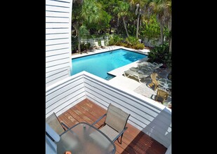 5157 Sandy Beach Ave in Siesta Key, FL - Building Photo - Building Photo