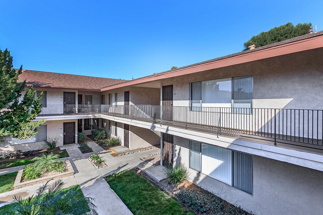 Casa Bonita Apartment Homes in Anaheim, CA - Building Photo