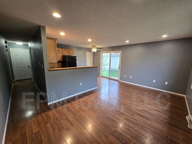 1407 Robin Rd in Waterloo, IA - Building Photo - Building Photo