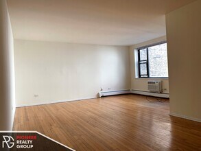 524 W Oakdale Ave, Unit 318 in Chicago, IL - Building Photo - Building Photo