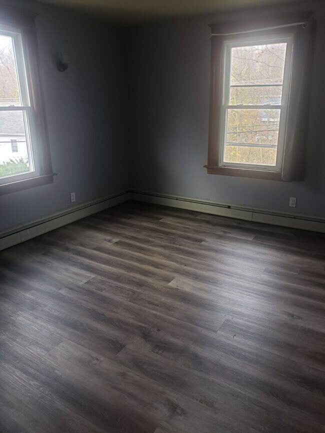 47 High St Rentals in Terryville, CT