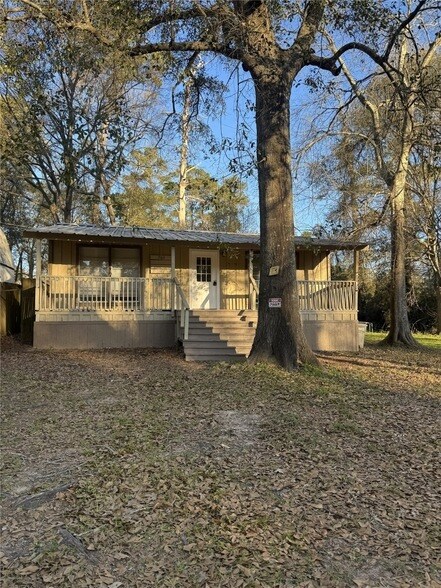 705 Smokey River Bend in Montgomery, TX - Building Photo