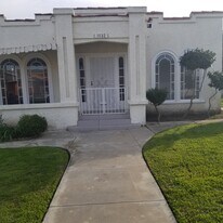 1032 W 103rd St in Los Angeles, CA - Building Photo