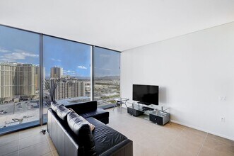 3722 Las Vegas Blvd in Las Vegas, NV - Building Photo - Building Photo