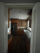 22240 Wyandotte St in Los Angeles, CA - Building Photo