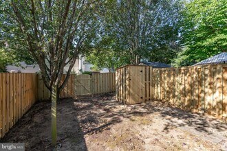 10705 Greta Lynn Ct in Fredericksburg, VA - Building Photo - Building Photo