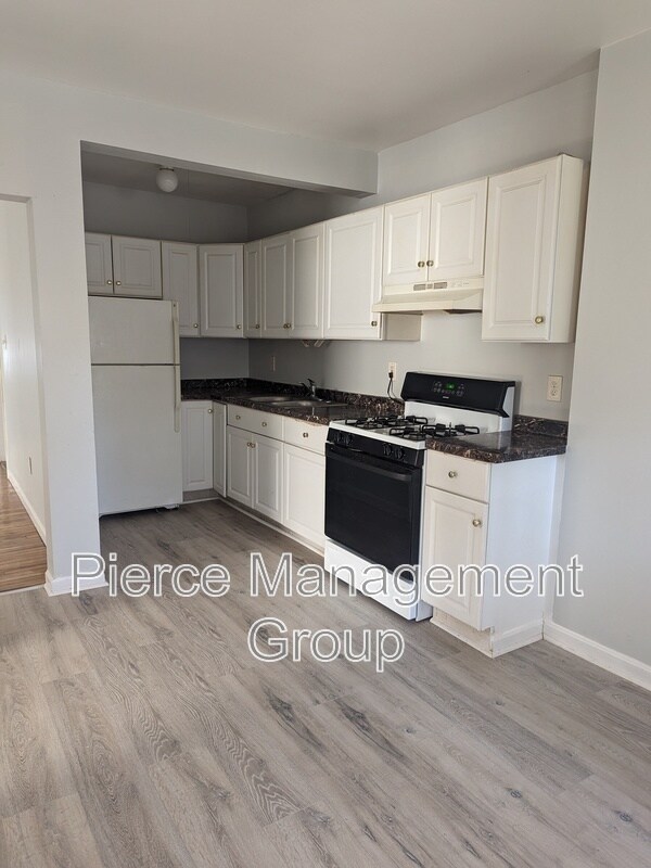 529 Massabesic St in Manchester, NH - Foto de edificio - Building Photo