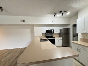 1830 Florida Club Cir, Unit 4304 in Naples, FL - Foto de edificio - Building Photo