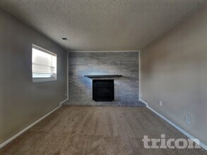 18160 E Asbury Dr in Aurora, CO - Building Photo - Building Photo