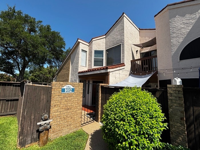 503 Ranch Trail in Irving, TX - Building Photo