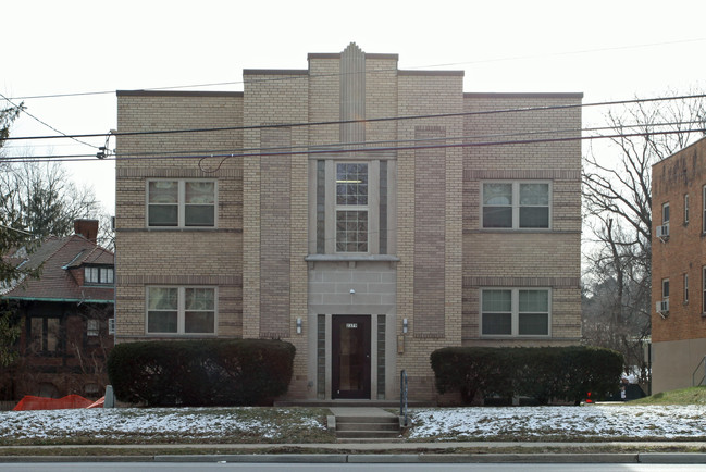 Madison Road Apartments in Cincinnati, OH - Building Photo - Building Photo