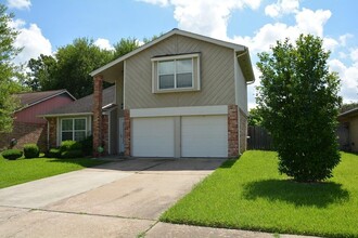 3703 Embarcadero Dr in Houston, TX - Foto de edificio - Building Photo