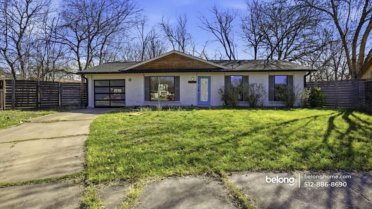 5701 Claystone Cove in Austin, TX - Foto de edificio