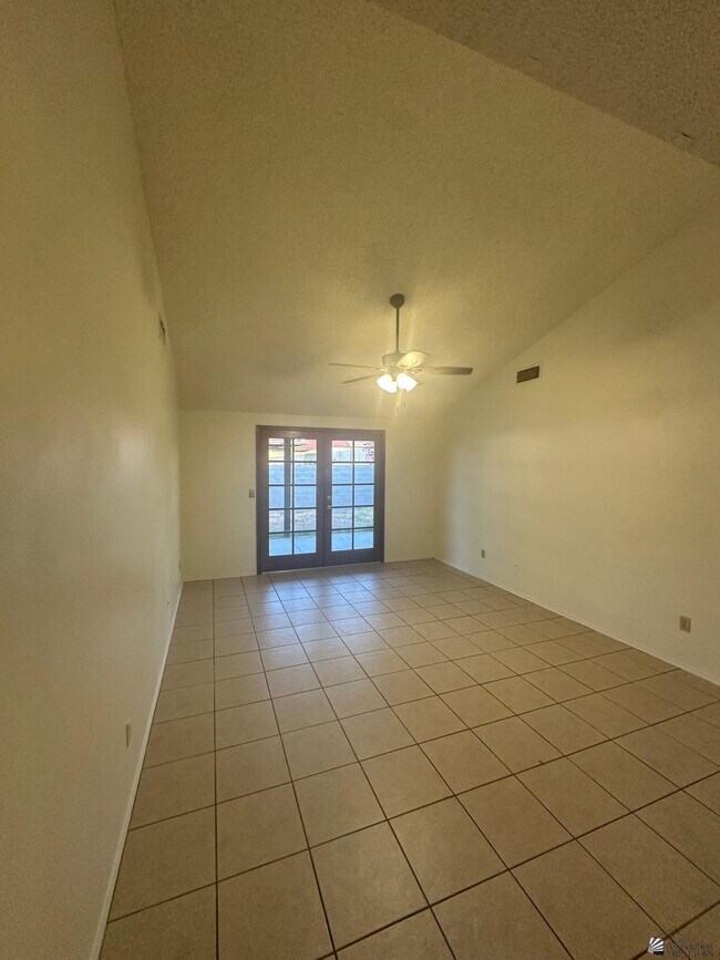 1577 W Las Lomas St in Yuma, AZ - Building Photo - Building Photo