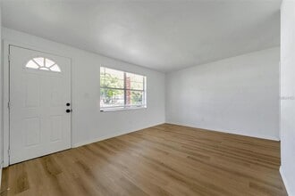 11134 Harding Dr in Port Richey, FL - Building Photo - Building Photo