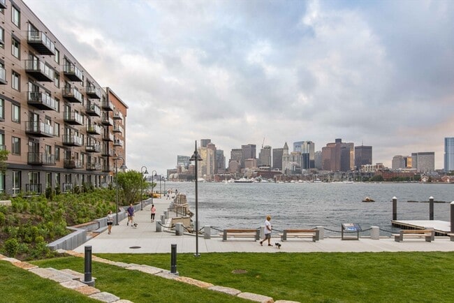 45 Lewis St in Boston, MA - Building Photo - Building Photo