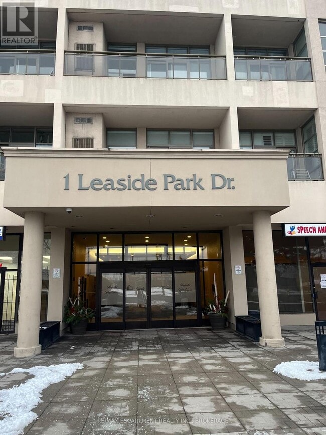 property at 1 Leaside Park Dr
