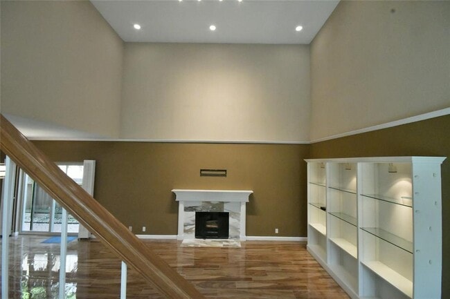 2323 Augusta Dr photo'