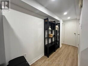 960 Briar Hill Ave in Toronto, ON - Building Photo - Building Photo