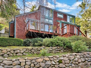 391 Carrera Dr in Mill Valley, CA - Building Photo - Building Photo