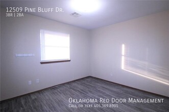 12509 Pine Bluff Dr in Oklahoma City, OK - Building Photo - Building Photo