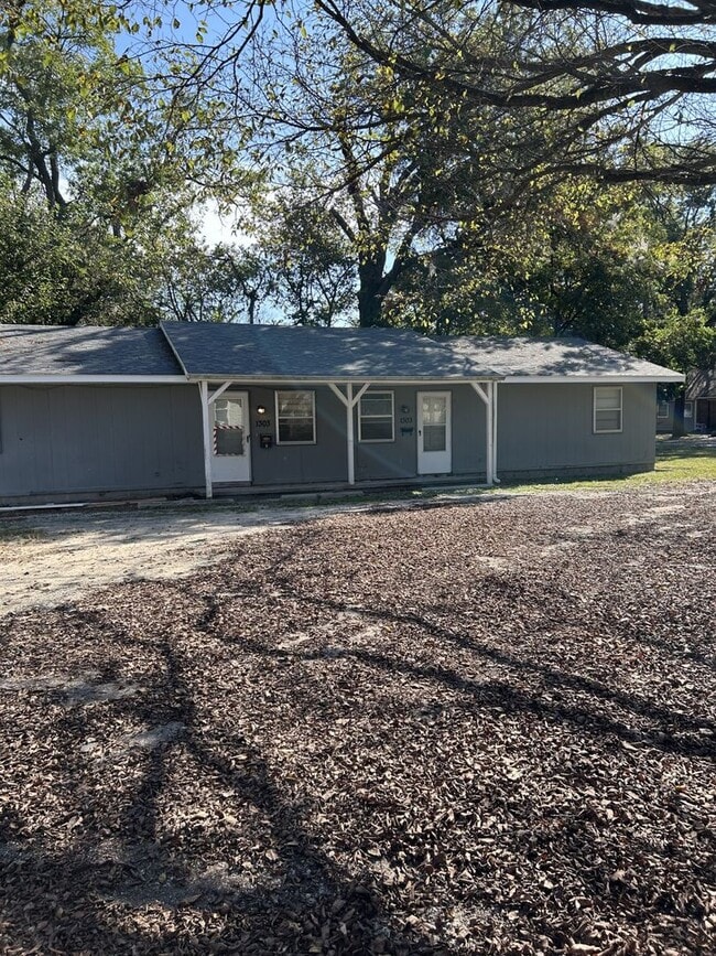 property at 1301 E 9th St