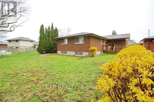 property at 358 Adelaide Ave E