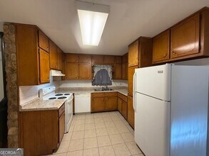 3961 Lindsey Dr in Decatur, GA - Building Photo - Building Photo