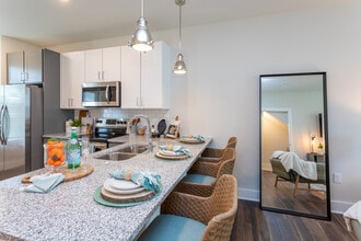 Riverwood Apartments & Townhomes in Wilmington, NC - Foto de edificio - Interior Photo
