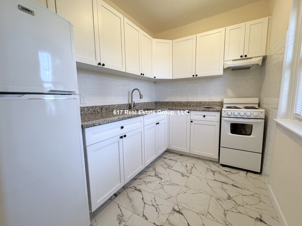 2018 Commonwealth Ave in Boston, MA - Building Photo