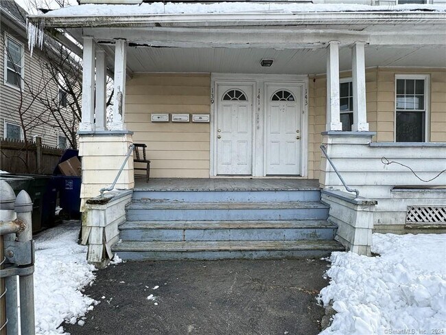 141 Hansen Ave, Unit 2nd fl in Bridgeport, CT - Building Photo - Building Photo