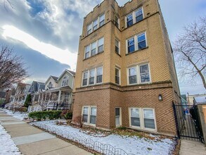5058 N Claremont Ave in Chicago, IL - Building Photo - Building Photo