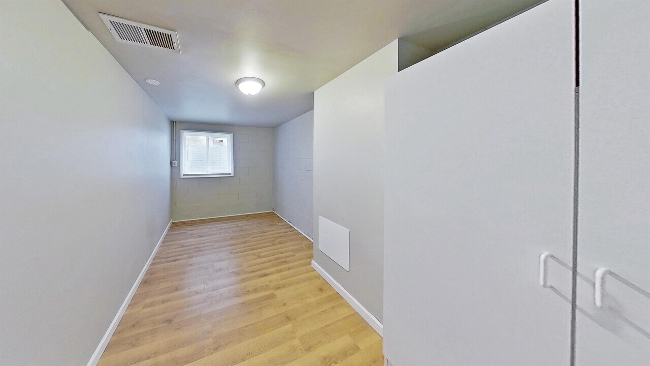 1509 N Hawthorne Ln, Unit BEDROOM 1B in Indianapolis, IN - Building Photo
