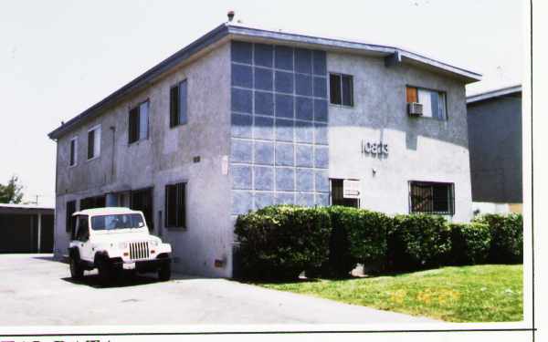 10823 Elliott Ave in El Monte, CA - Building Photo