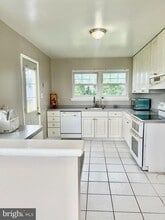 8205 Bayside Dr in Pasadena, MD - Building Photo - Building Photo