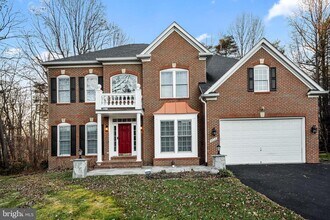 4924 Berkshire Woods Dr in Fairfax, VA - Building Photo - Building Photo