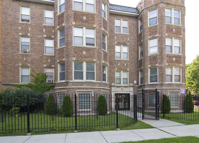 6800 S Paxton Ave in Chicago, IL - Building Photo - Building Photo