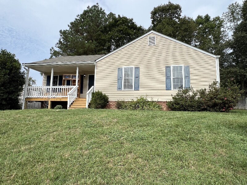 11318 Bailey Woods Dr in Midlothian, VA - Building Photo