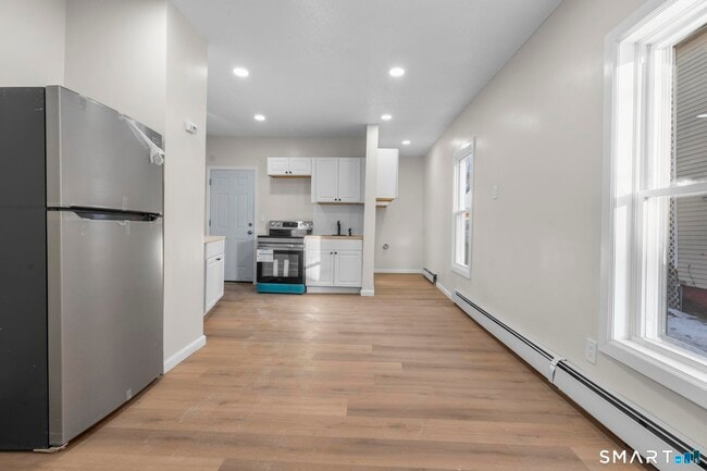 26 Mc Lean St in Hartford, CT - Building Photo - Building Photo