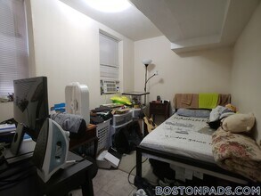 192 Kelton St, Unit G in Boston, MA - Foto de edificio - Building Photo