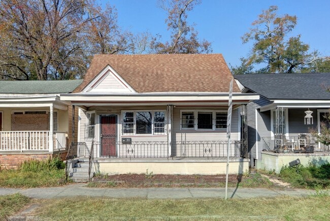 property at 730 E Anderson St