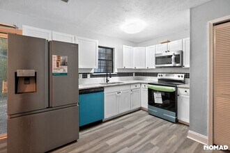 5952 Stonewall Dr in Union City, GA - Building Photo - Building Photo