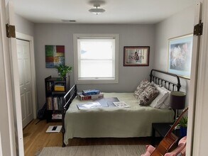 605 4th St NE, Unit 2 in Minneapolis, MN - Foto de edificio - Building Photo