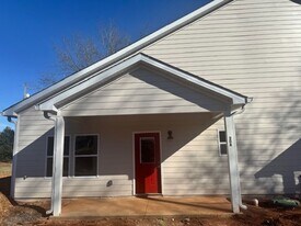 20 Sanford Ave in Lagrange, GA - Building Photo