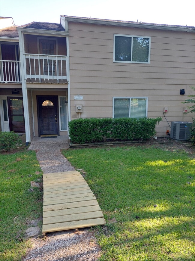 230 Waters Edge in Huntsville, TX - Building Photo - Building Photo