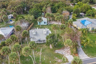7007 S Indian River Dr in Fort Pierce, FL - Building Photo - Building Photo