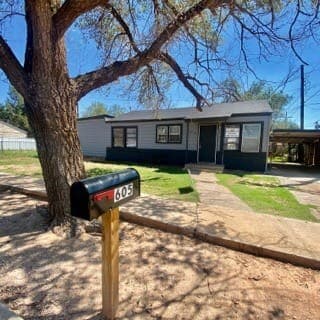 property at 605 37th St